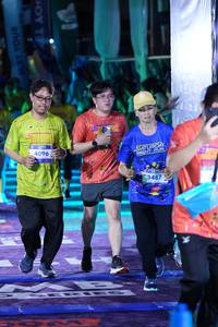 BIB: 4096, 3487
                            <button type="button" onclick="openModal(26224361)" class="btn btn-primary btn-sm float-right btn-popup" data-toggle="modal" data-target=".modal-high-quality">
                        <i class="fas fa-shopping-cart"></i> Add to Cart
                    </button>
                                            <button type="button" onclick="isThisMe(26224361, true)" class="btn btn-success btn-sm float-right btn-popup btn-isme hidden" data-toggle="tooltip" data-placement="bottom" title="นี่คือรูปของคุณใช่ไหม คลิกที่นี่เพื่อเอาเข้าอัลบั้ม">
                        <i class="fas fa-plus"></i> Add to album
                    </button>
                    <button type="button" onclick="isThisMe(26224361, false)" class="btn btn-warning btn-sm float-right btn-popup btn-isnotme hidden">
                        <i class="fas fa-ban"></i> Remove from album
                    </button>